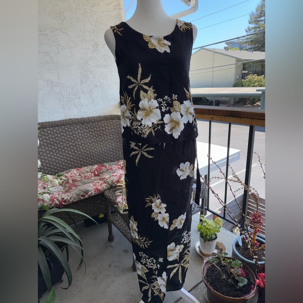 VTG Hibiscus Collection Hawaii 2 Piece Top & Skirt Sarong SMALL Black & White - Picture 4 of 16